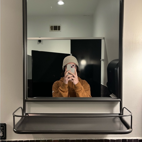 Meet your Posher, Lacee - Picture 1 of 1